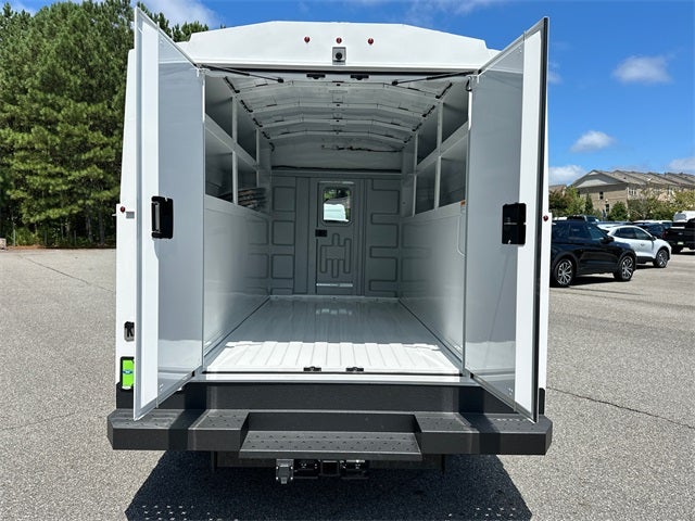 2026 Ford E-350SD Base Cutaway